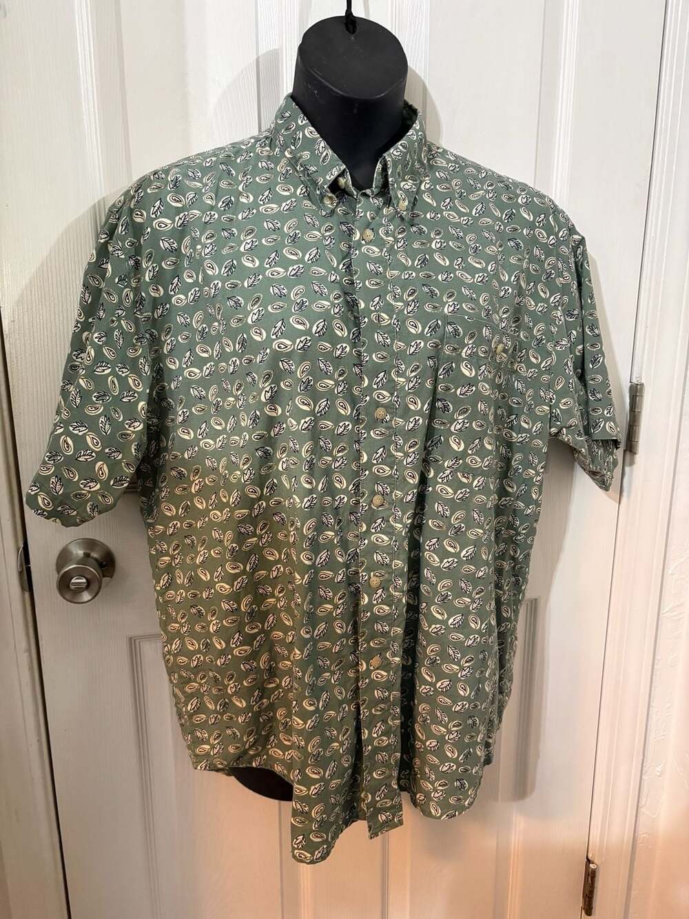 Bugle Boy Company Vintage 90s Paisley Green Short Sleeve Button Up Shirt